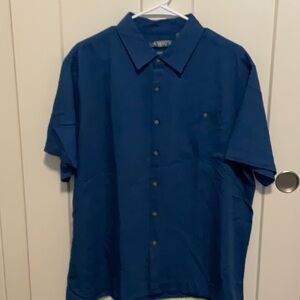 Blue Casual Button Down Shirt with Classic Style
